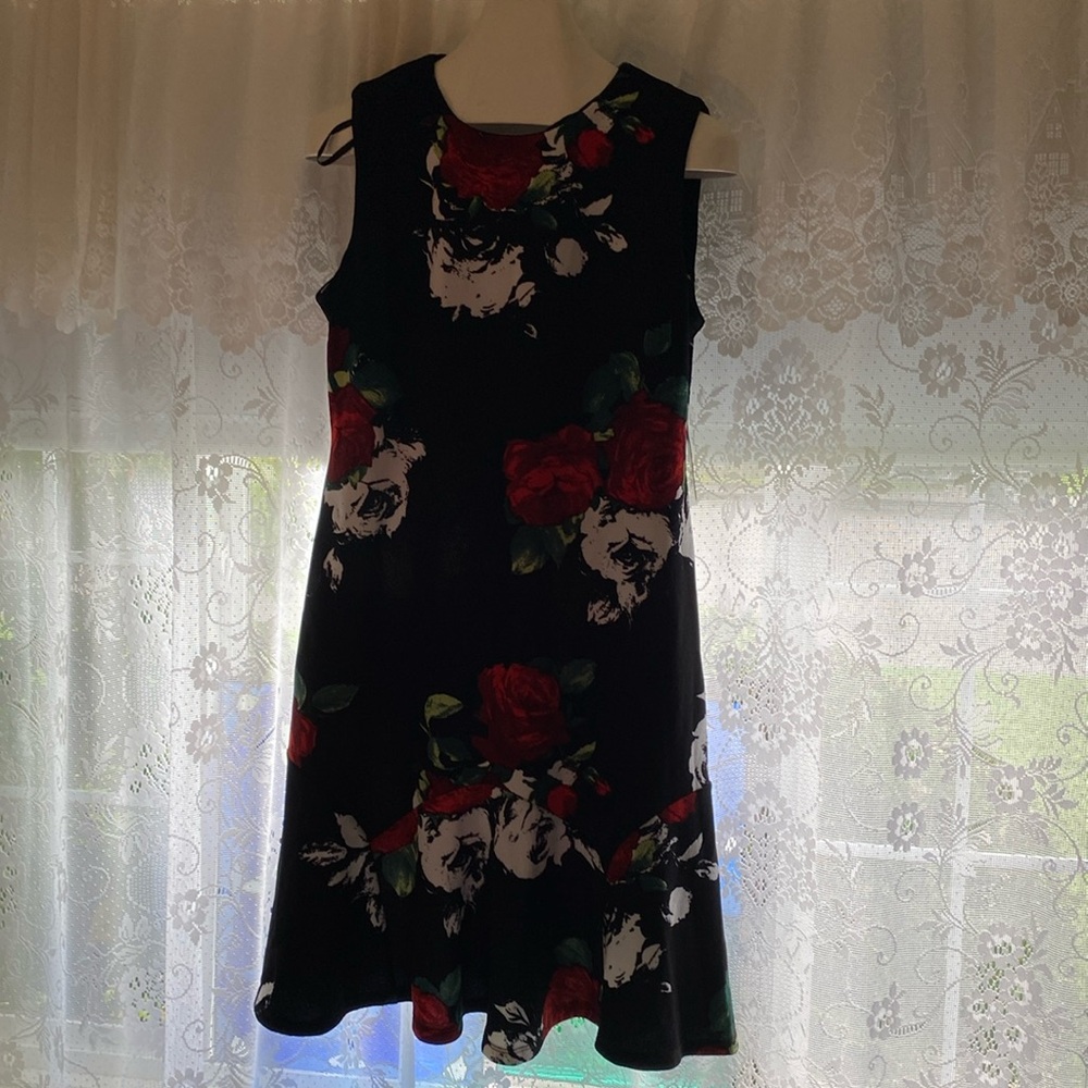 NWT Shelby and Palmer Black Floral Dress Size 14